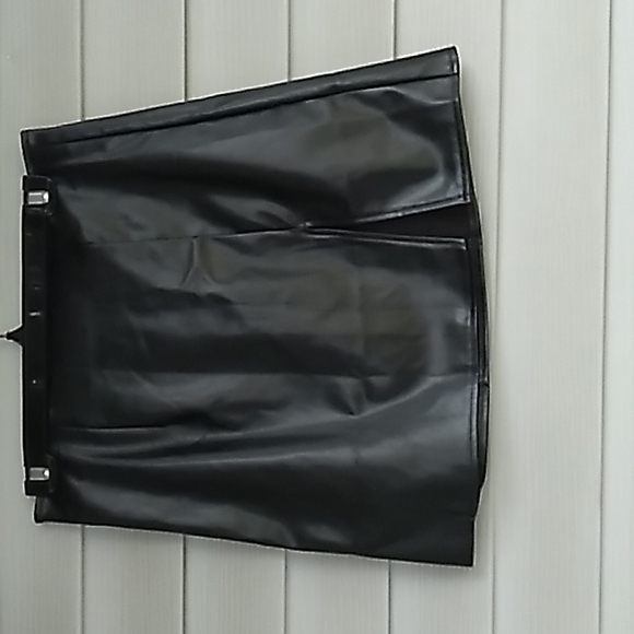 SHEIN Faux Leather Black Skirt, Very Soft - Picture 2 of 4